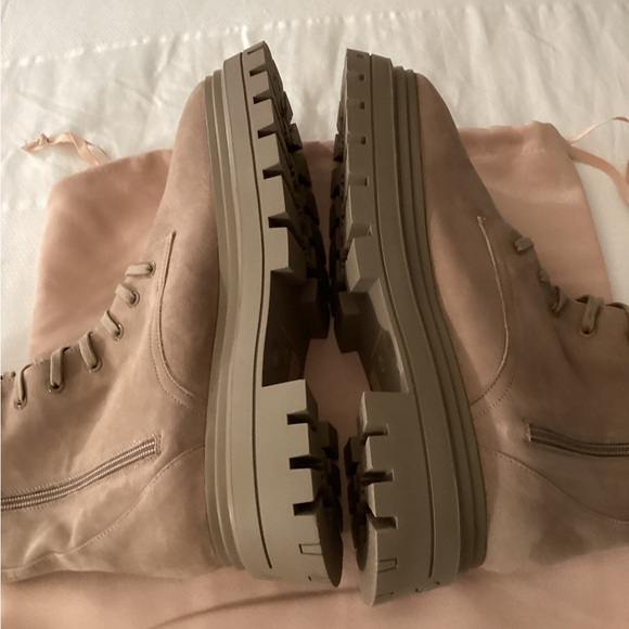 Bedford Sleek Lace-Up Bootie Cashmere Tonal - Picture 10 of 16